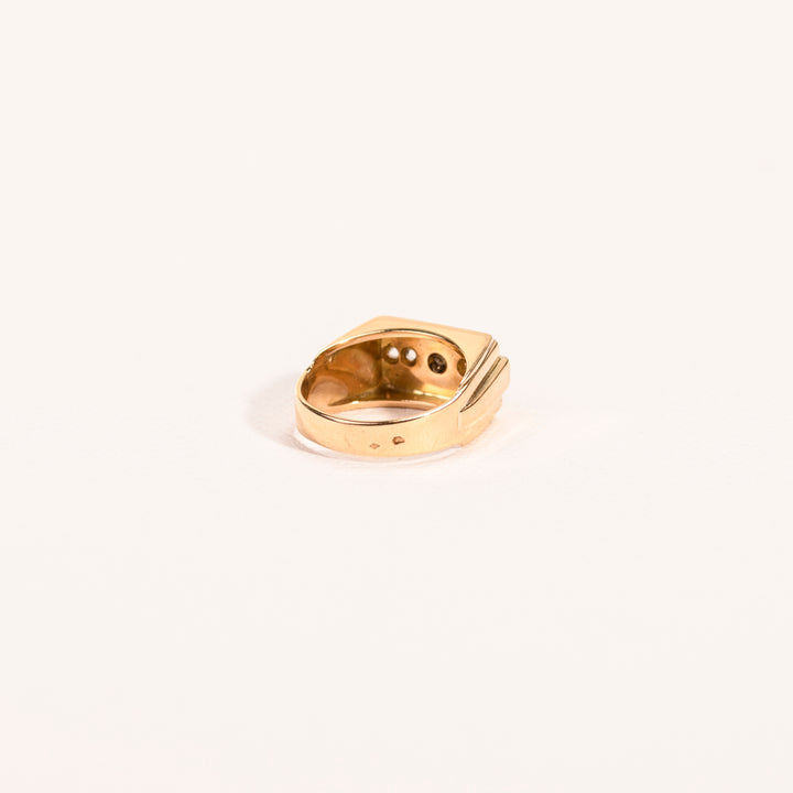 La Marquise de B-Bague Tank chevalière diamants petit modèle en or et platine-vue arrière avec les poinçons