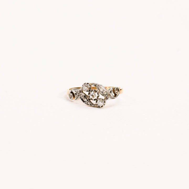 La Marquise de B-Bague trilogie diamants en or jaune et platine-vue de face