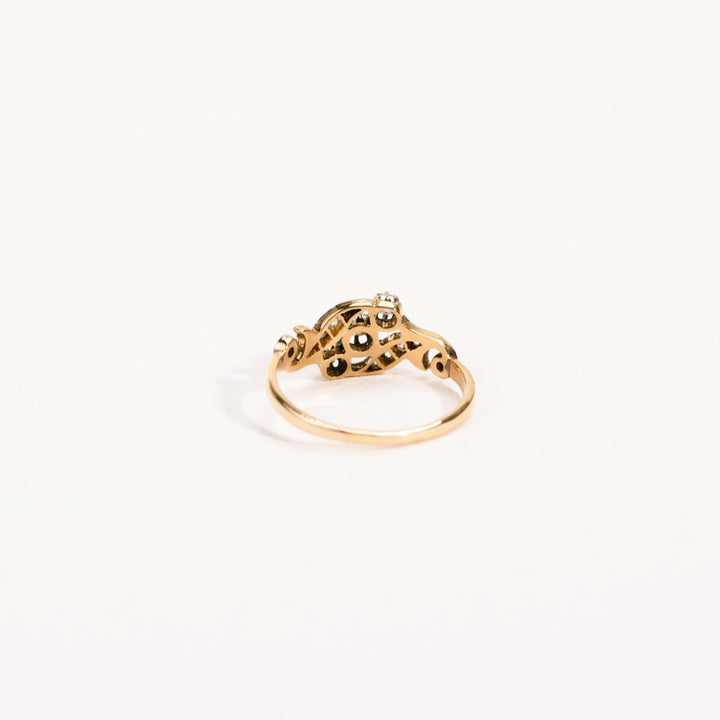 La Marquise de B-Bague trilogie diamants en or jaune et platine-zoom sur le verso du chaton de bague