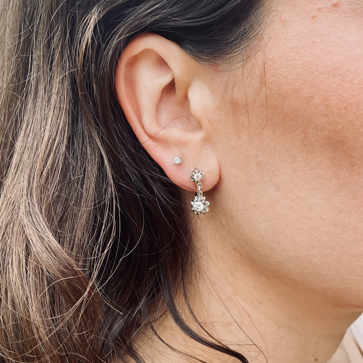 La Marquise de B-Boucles dormeuses diamants en or deux tons-vue portées