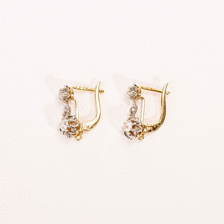 La Marquise de B-Boucles dormeuses diamants en or deux tons-vue attaches fermées