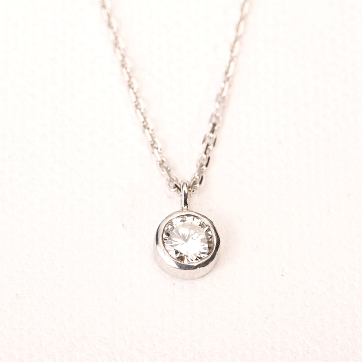 La Marquise de B-Collier solitaire diamant en or blanc-vue zoom pendentif diamant