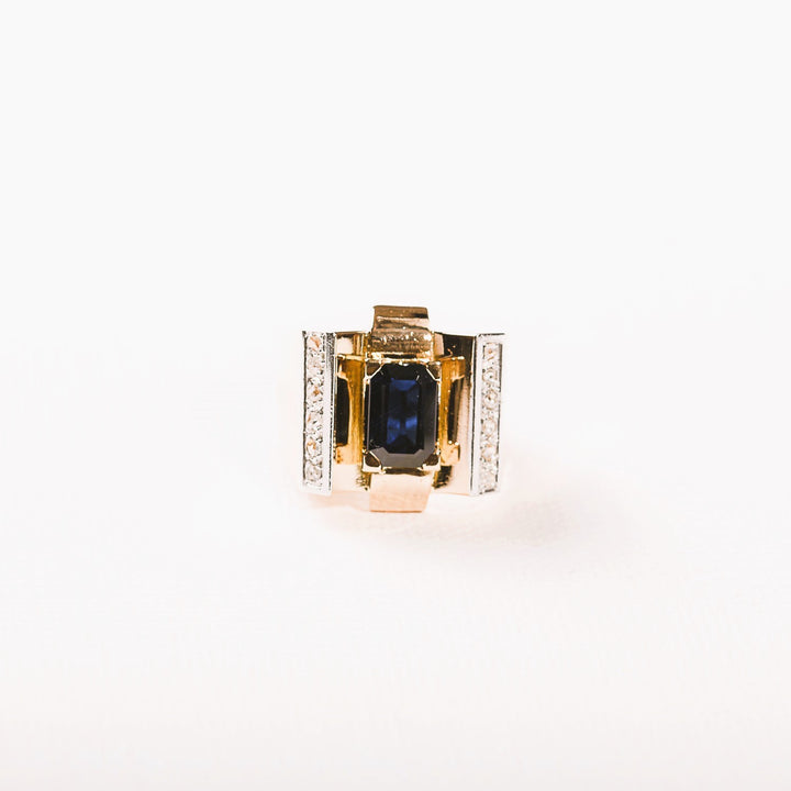 La Marquise de B-Bague Tank Art Déco saphir et diamants en or deux tons-vue de face àplat