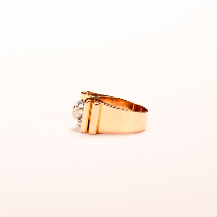 La Marquise de B-Bague Tank diamant solitaire en or rose et platine-bague vue de profil à plat