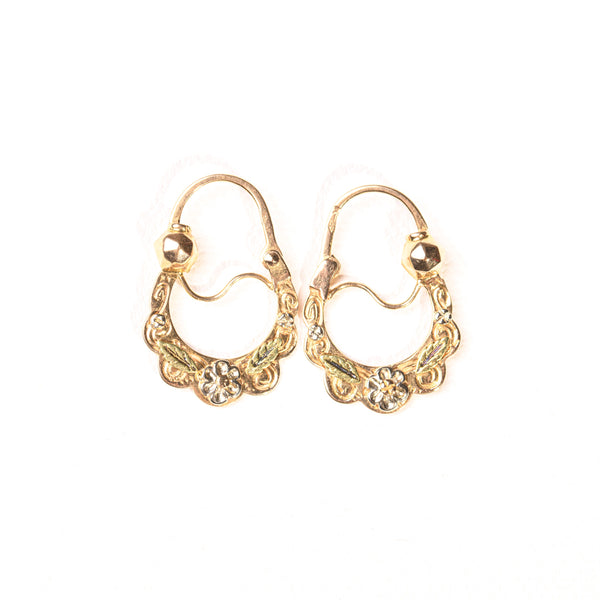 La Marquise de B-Boucles d'oreilles créoles savoyardes en or polychrome-vue de face à plat