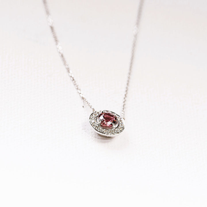 La Marquise de B-Collier chaîne et pendentif tourmaline diamants en or blanc-profil pendentif zoom tourmaline rose