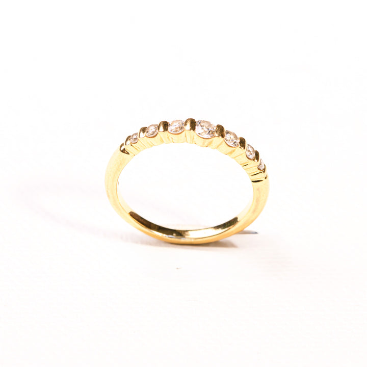 La Marquise de B-Bague alliance demi-tour diamants en or jaune-vue intérieur de l'anneau