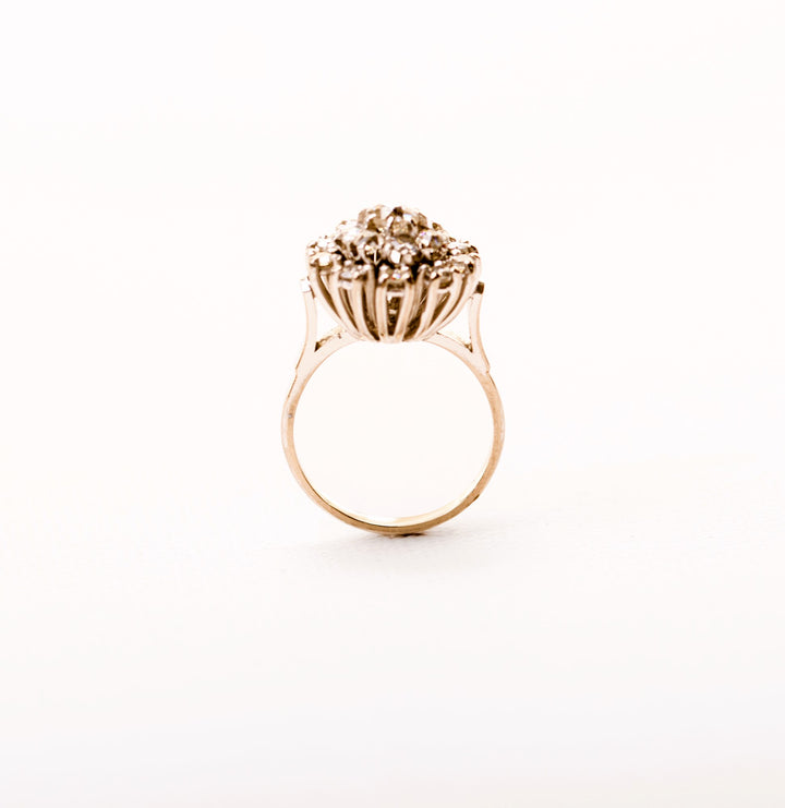 La Marquise de B-Bague dôme diamants en or blanc-vue aérienne de profil